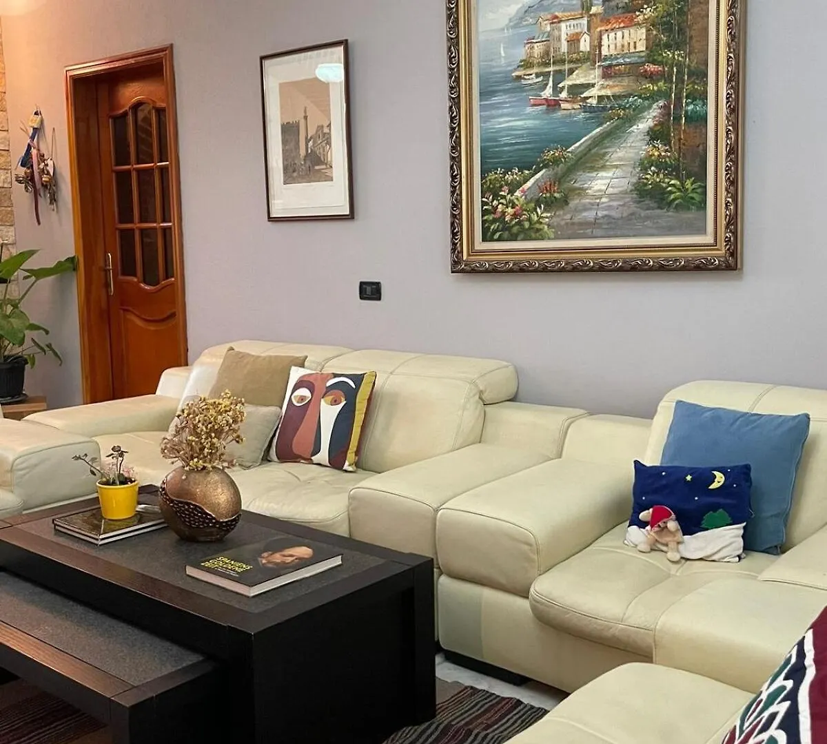 Tirana Grand Nest With 2 Balconiesアパートメント