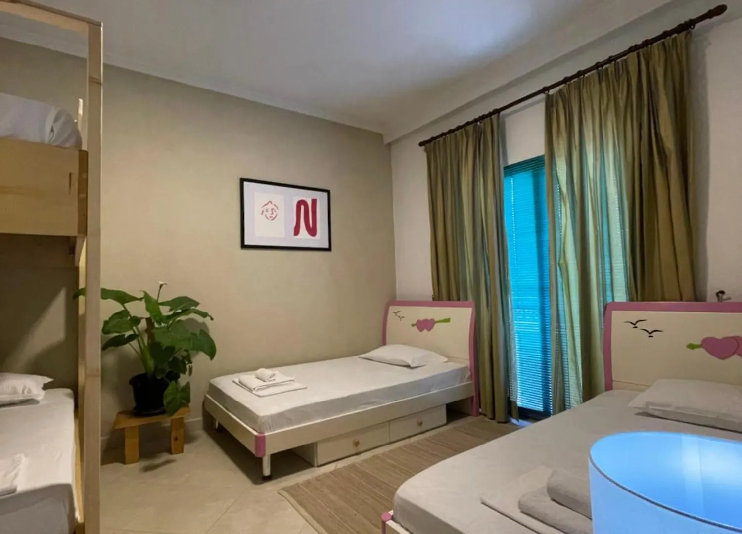 アパート Tirana Grand Nest With 2 Balconiesアパートメント アルバニア
